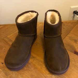 Ugg Mini Boots size 7 chocolate brown